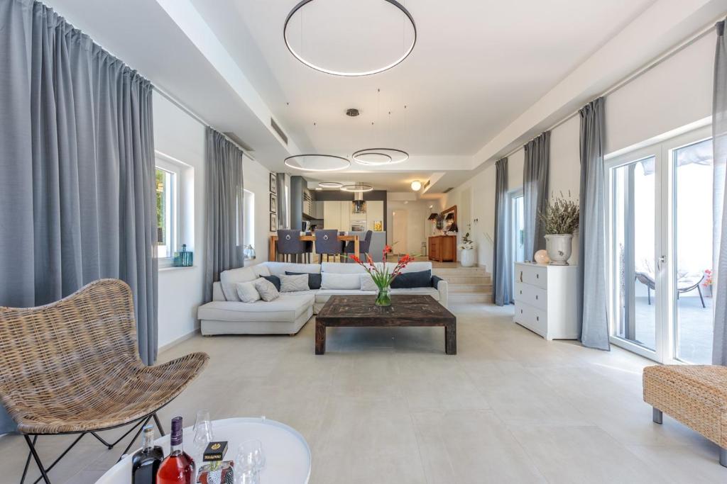 Luksuzna vila u Istri s privatnim bazenom u Hrvatskoj – Villa Valhalla